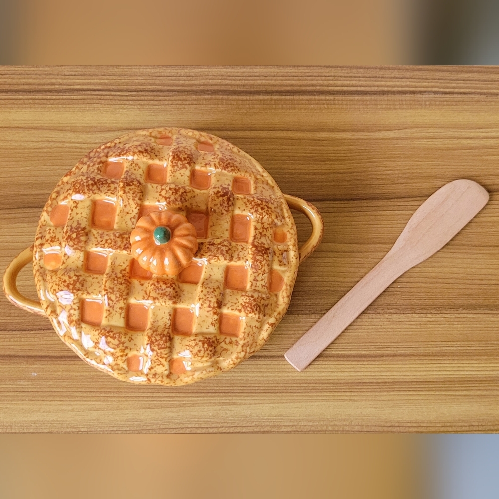 Wild Eye Designs Ceramic Pumpkin Pie Brie Baker Dish